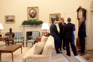 Obama and his advisors in the Oval Office